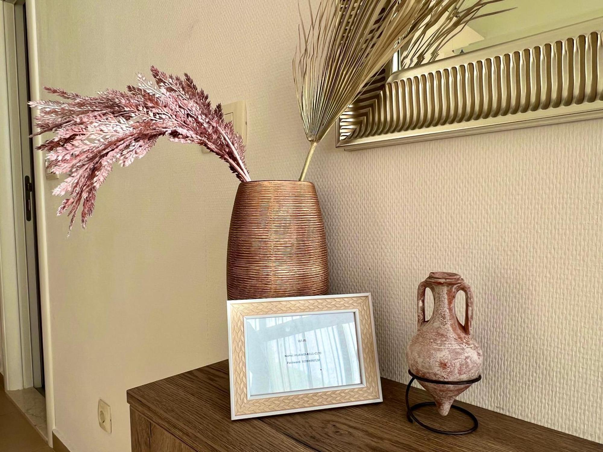 Acacia Hill B8 Apartment Ðenovići Bagian luar foto