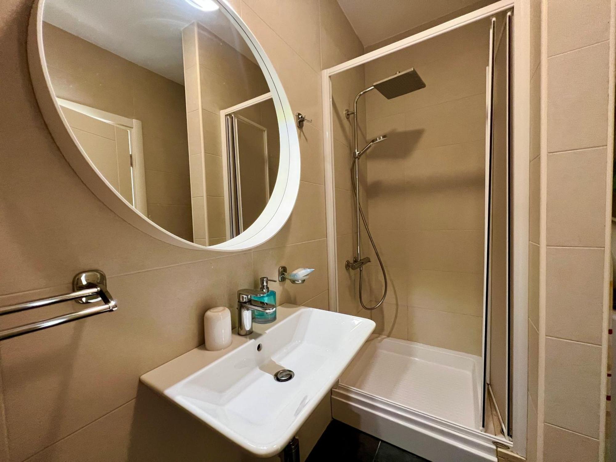 Acacia Hill B8 Apartment Ðenovići Bagian luar foto