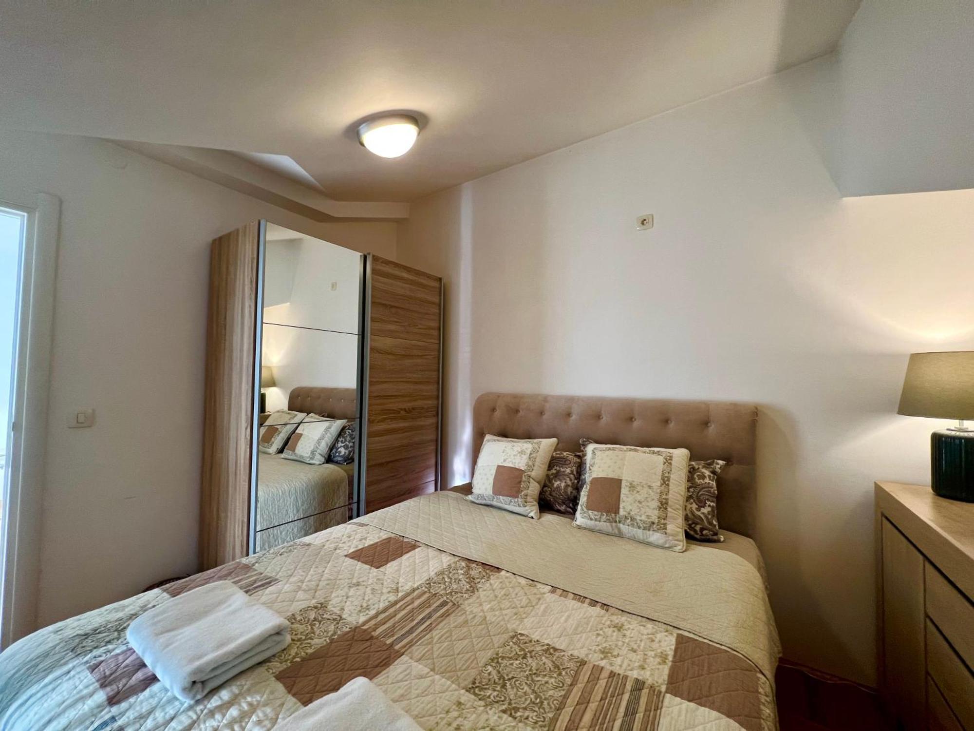 Acacia Hill B8 Apartment Ðenovići Bagian luar foto
