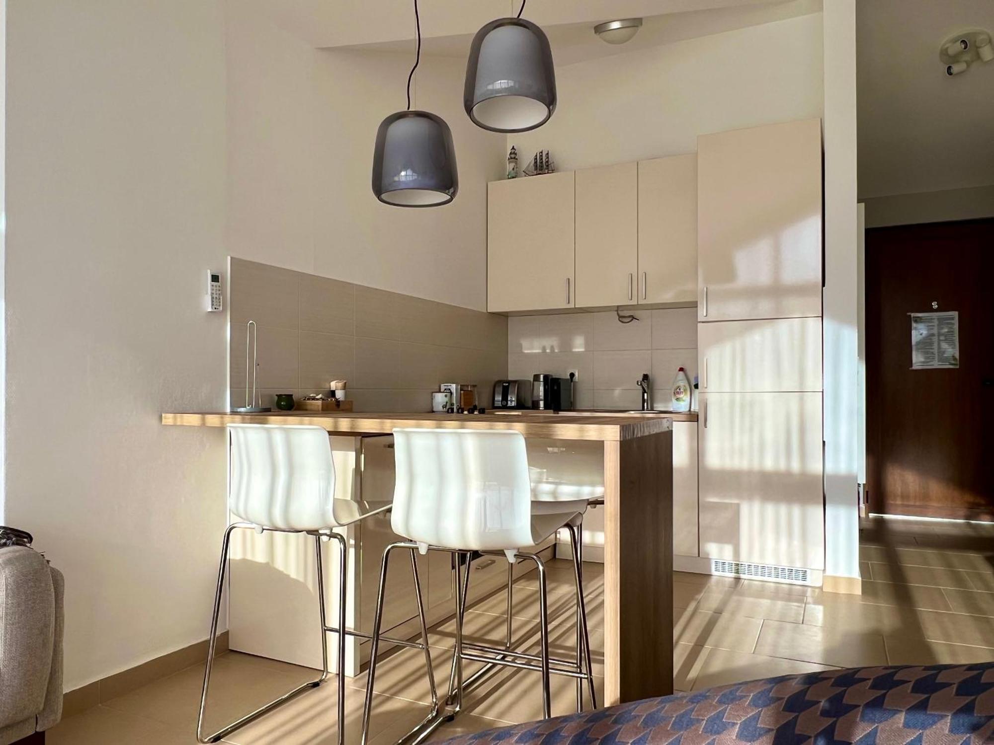 Acacia Hill B8 Apartment Ðenovići Bagian luar foto