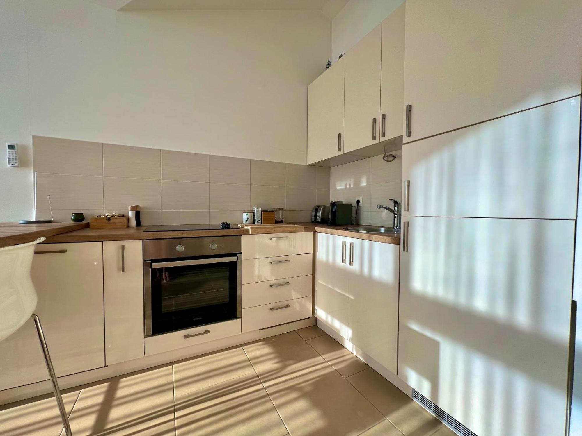 Acacia Hill B8 Apartment Ðenovići Bagian luar foto