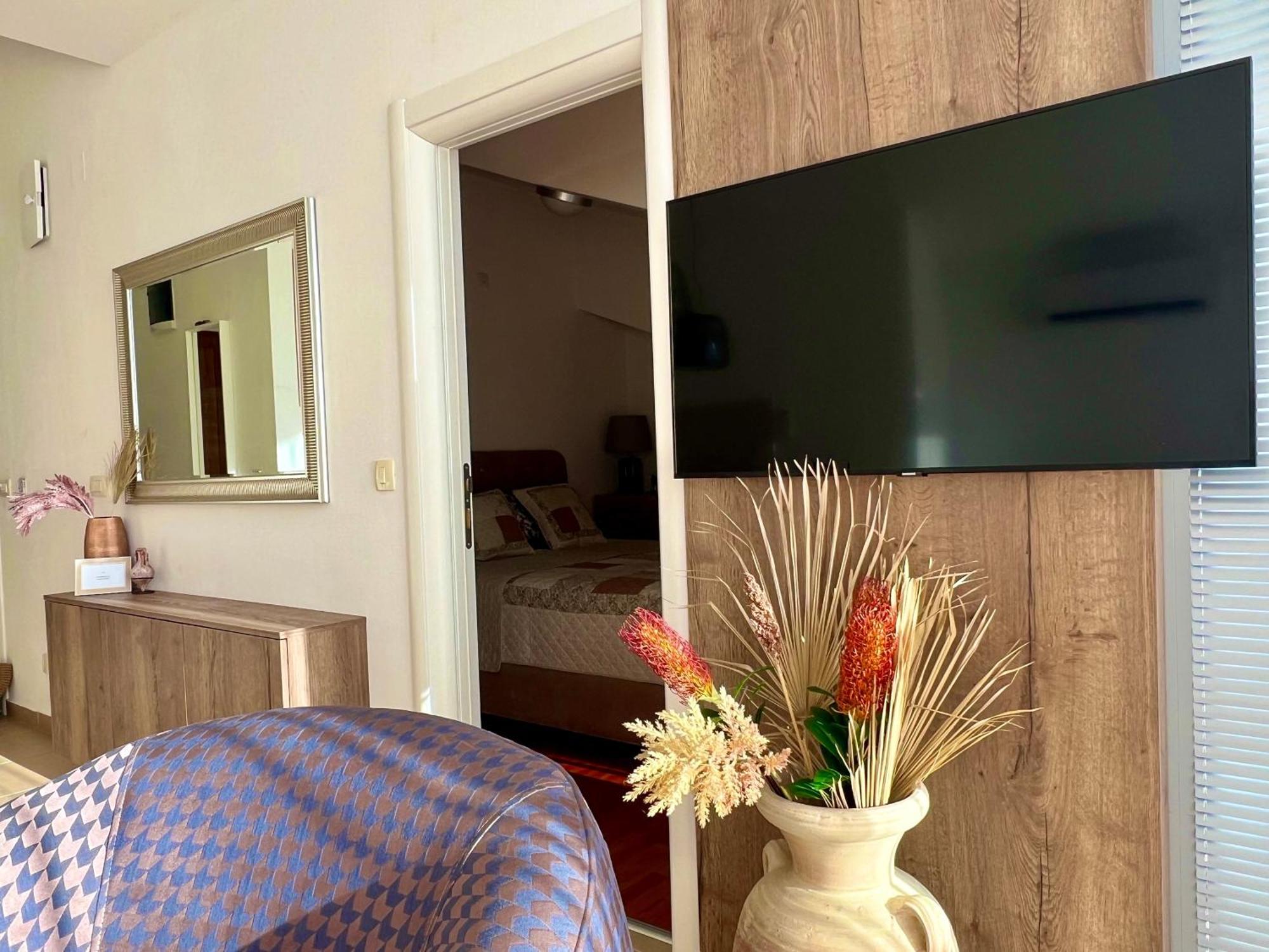 Acacia Hill B8 Apartment Ðenovići Bagian luar foto